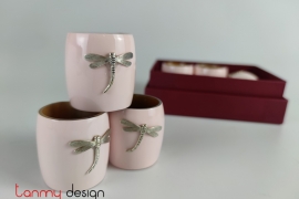 Set of 6 pink napkin rings attached with dragonfly